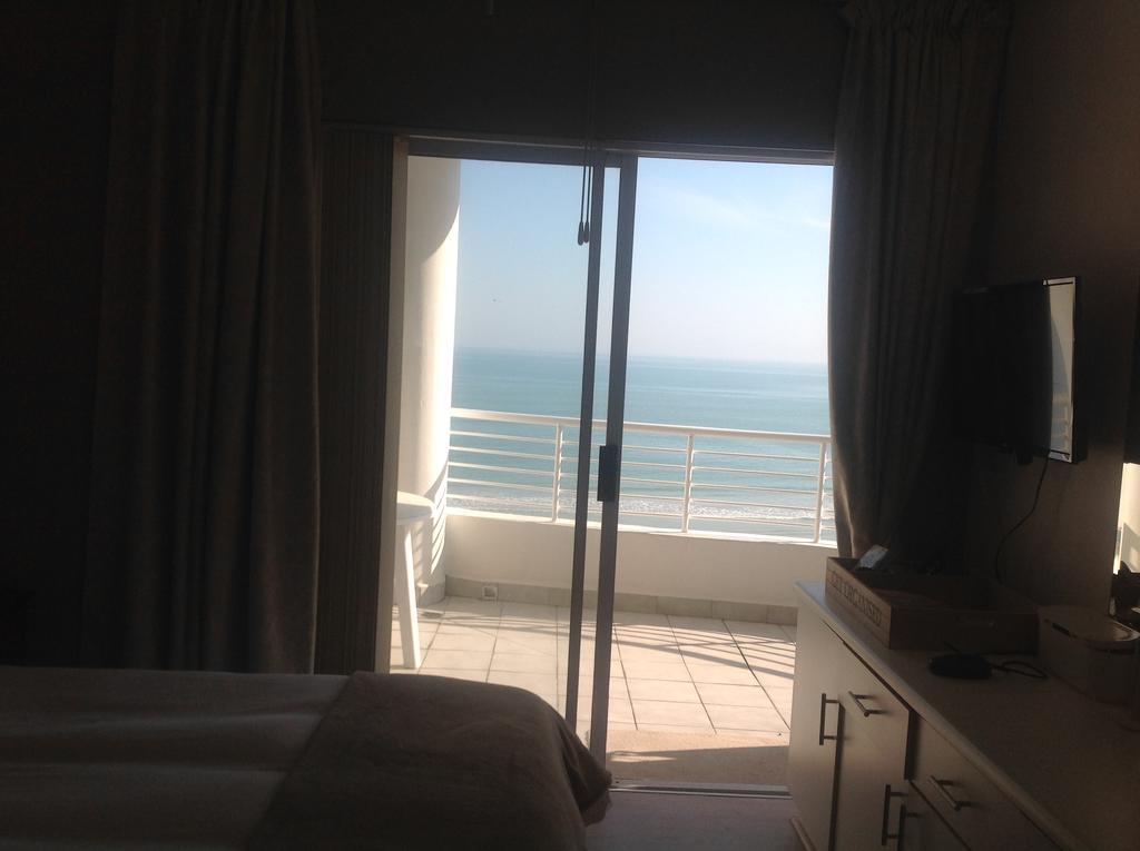Beach Front Property Странд Экстерьер фото
